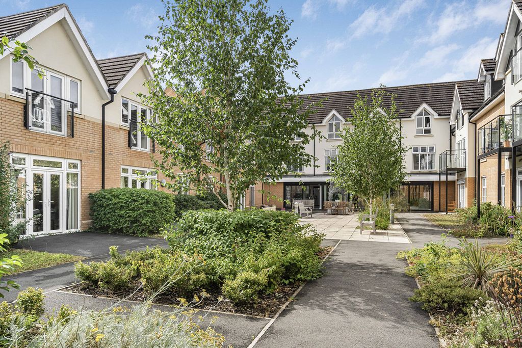 Additional image 6 of 2 bed flat for saleThe Moors, Kidlington OX5