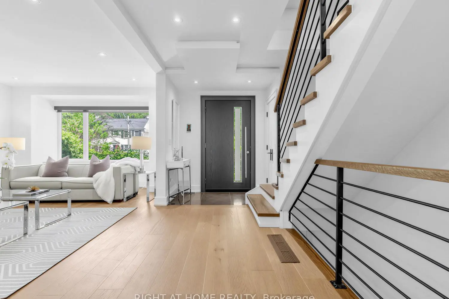 140 Coldstream Avenue photo 3