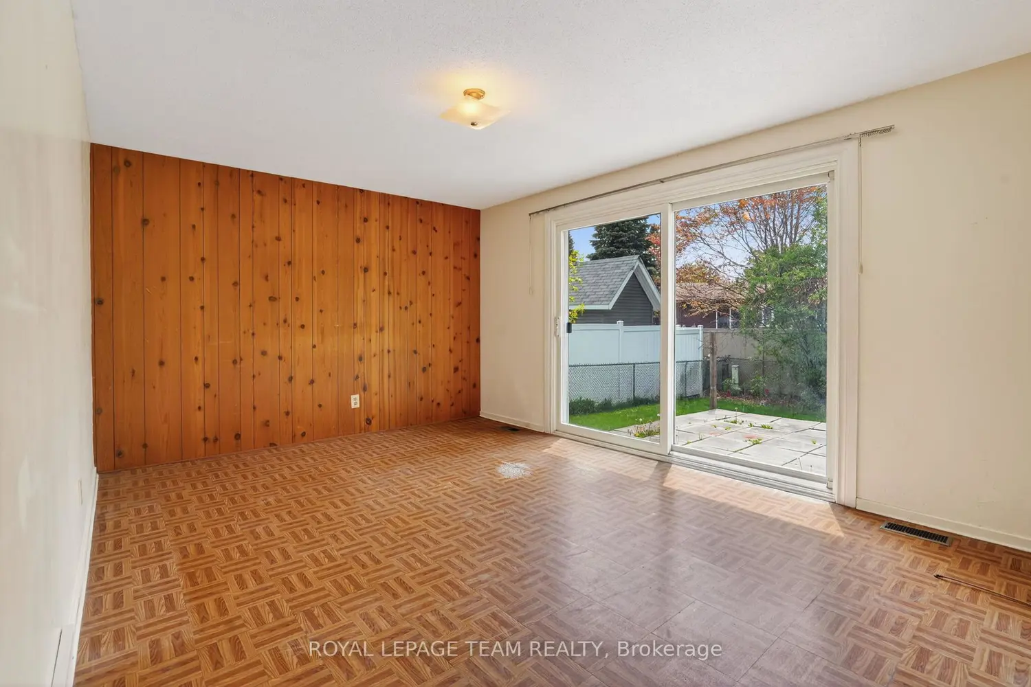 16 Parkglen Drive photo 4