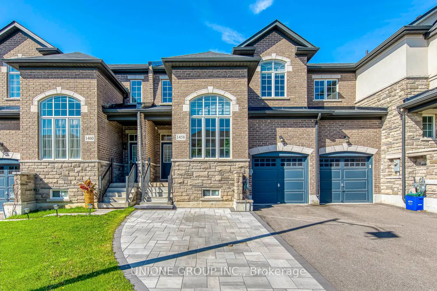 1458 Pratt Heights