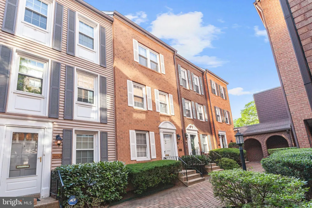 Additional image 24 of 900 24th Street NW Unit K, Washington, DC 20037