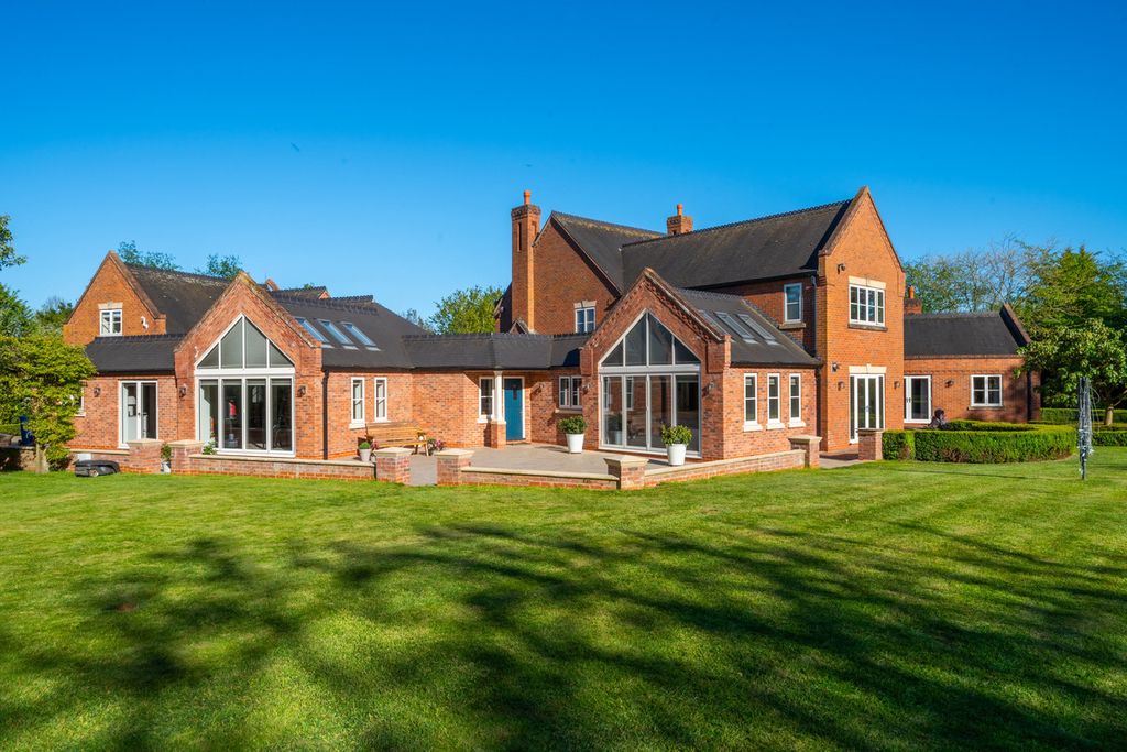Additional image 42 of 5 bed detached house for saleWeaverlake Drive Yoxall Burton-On-Trent, Staffordshire DE13