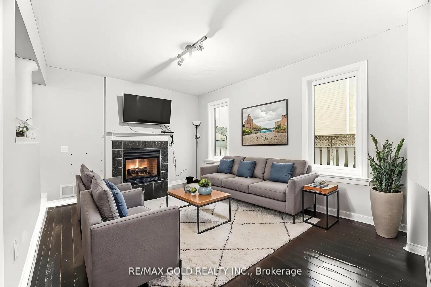 Additional image 4 of 2441 Capilano Crescent