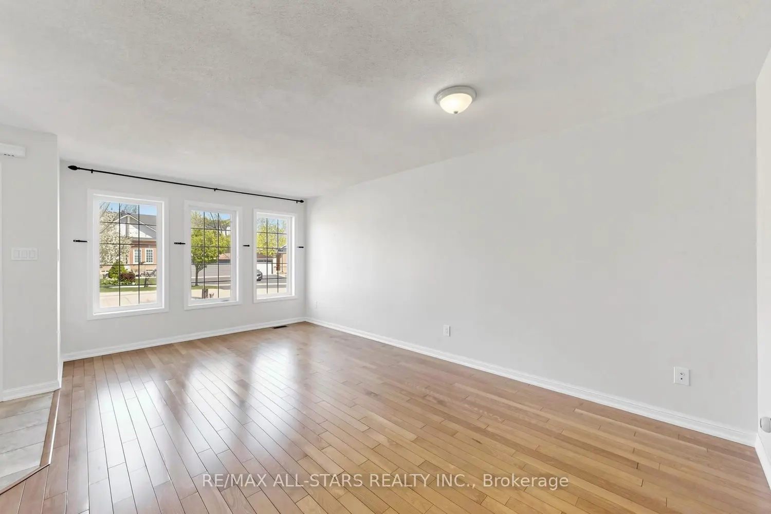 22 Geo Izatt Drive photo 2