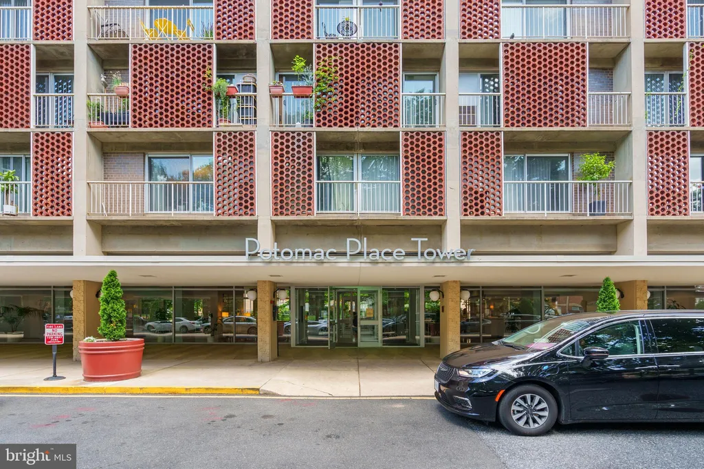 Additional image 20 of 800 4th Street SW Unit S421, Washington, DC 20024