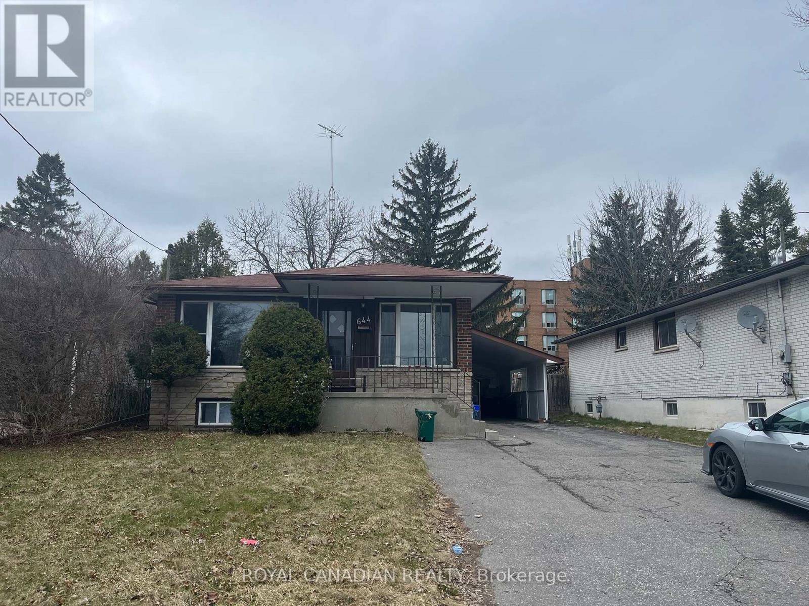 MAIN - 644 ATHOL STREET E