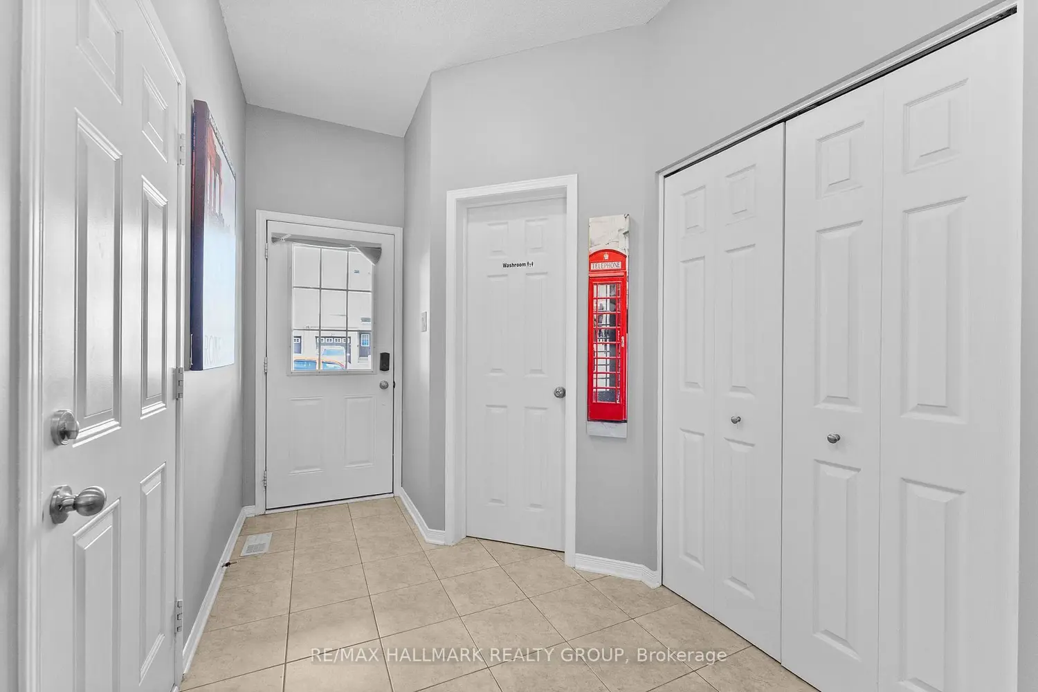 231 Rolling Meadow Crescent photo 3