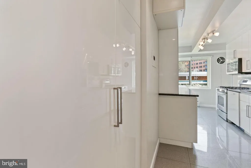 Additional image 14 of 4201 Cathedral Avenue NW Unit 215W, Washington, DC 20016