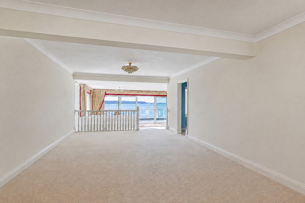 Additional image 5 of 4 bed flat for saleSandbanks Road, Poole BH14