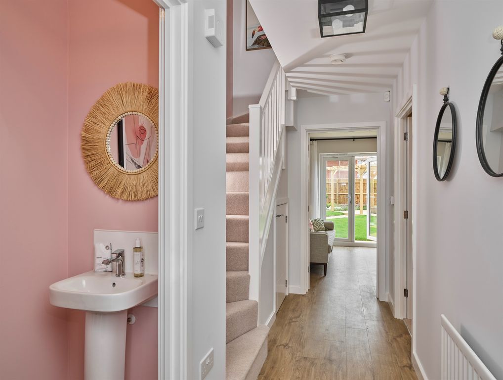Additional image 8 of 4 bed terraced house for saleMillpond Lane, Faygate, Horsham RH12