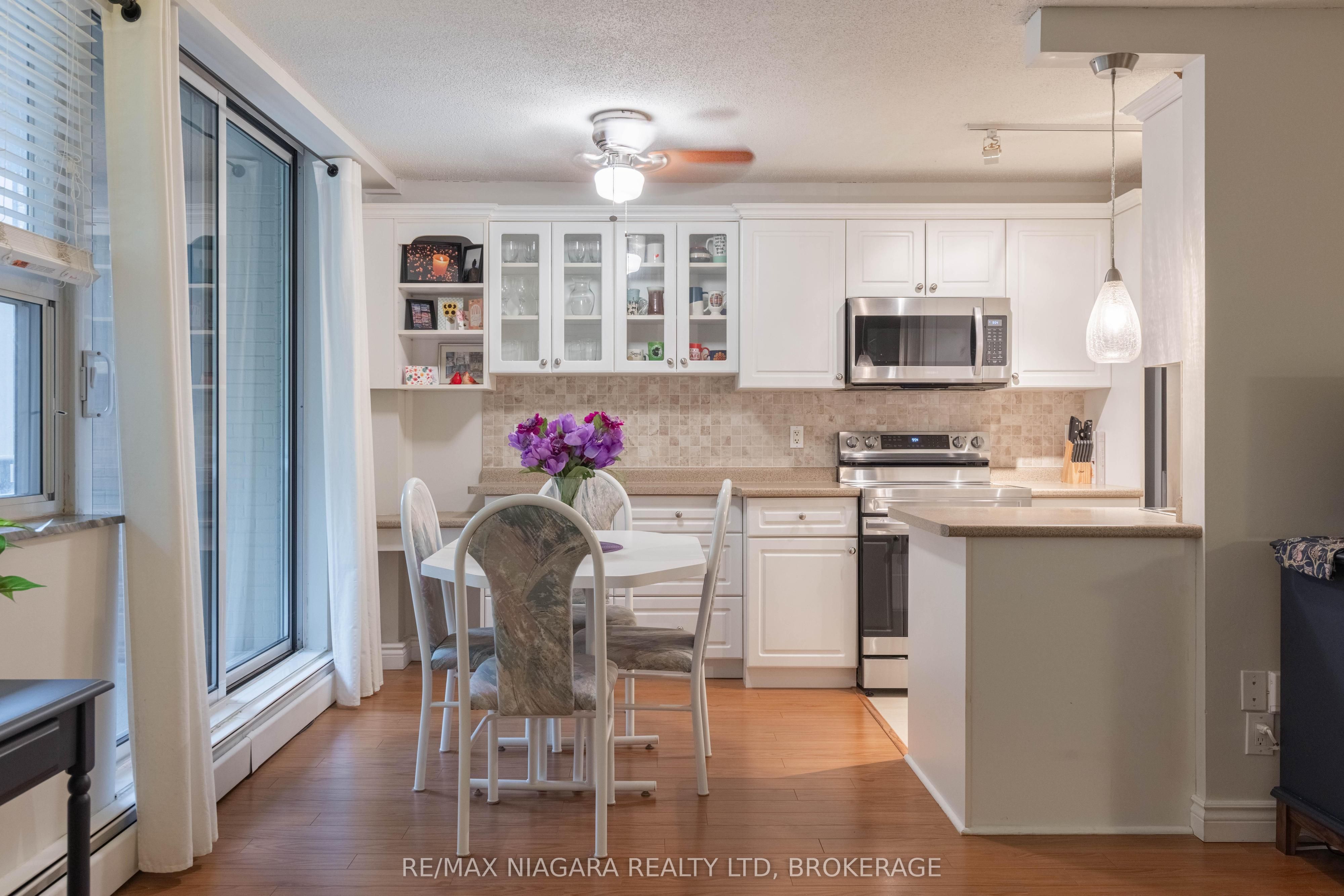 Additional image 2 of 209-6390 Huggins Street, Niagara Falls, ON, L2J 1H1