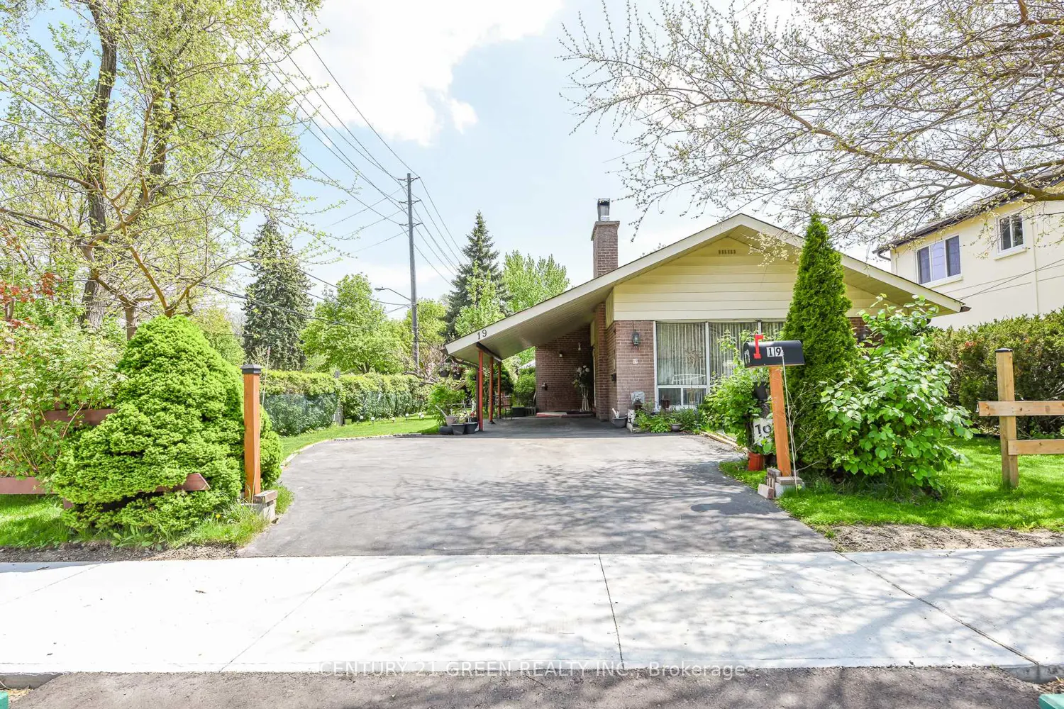 19 Eriksdale Road photo 2