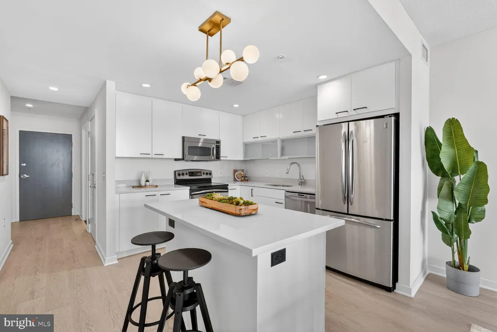 Additional image 5 of 1010 Massachusetts Avenue NW Unit 807, Washington, DC 20001