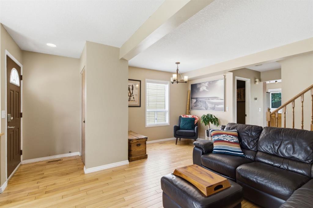 Additional image 4 of 90 Coventry Lane NE, Calgary, AB, T3K4G4
