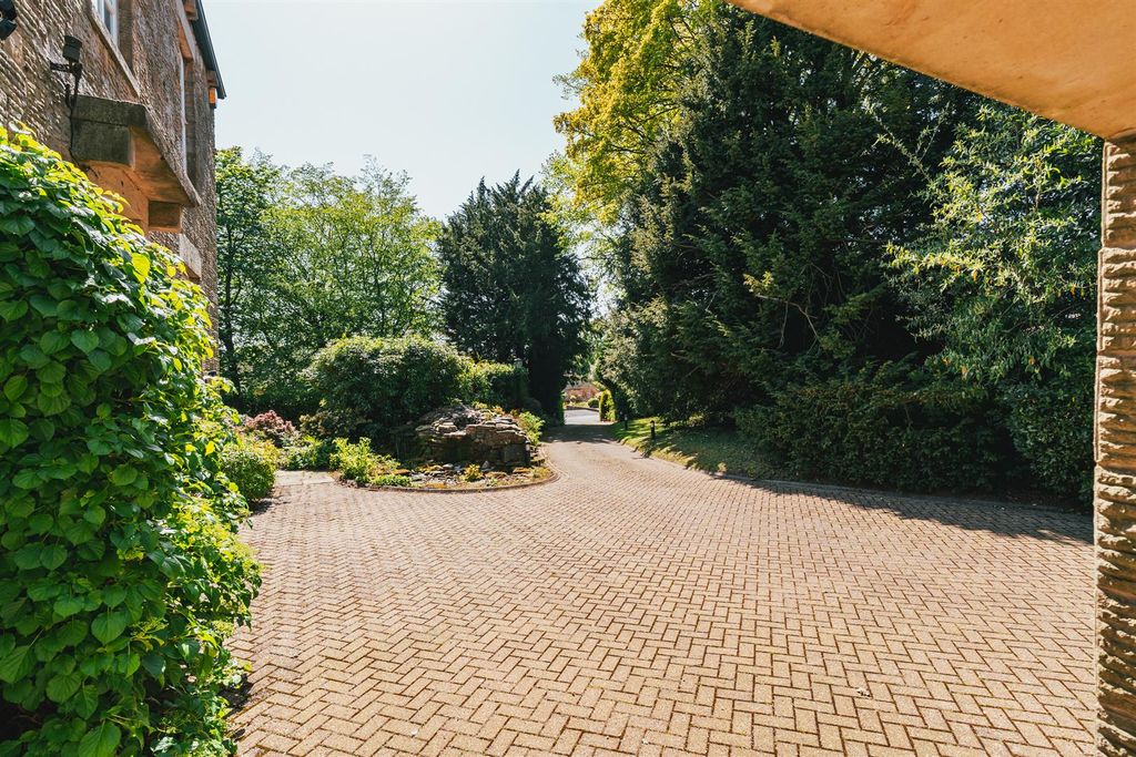 Additional image 40 of 5 bed detached house for saleVicarage Lane, Dore, Sheffield S17