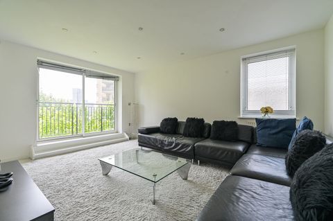 Sail Court, Canary Wharf, London E14