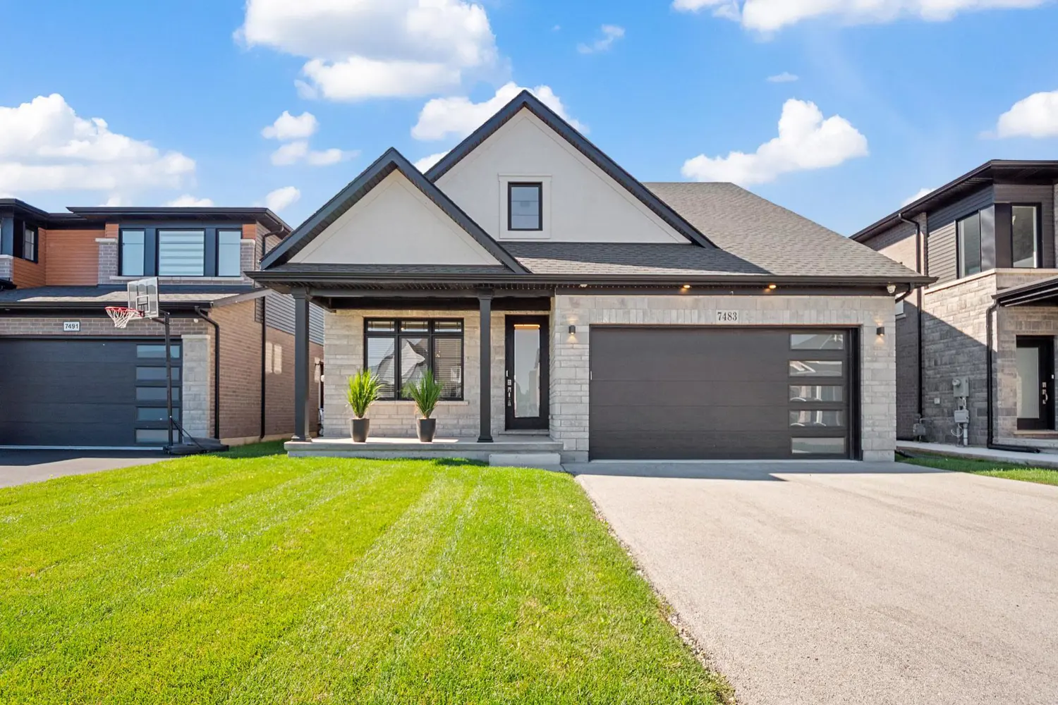 7483 Sherrilee Crescent