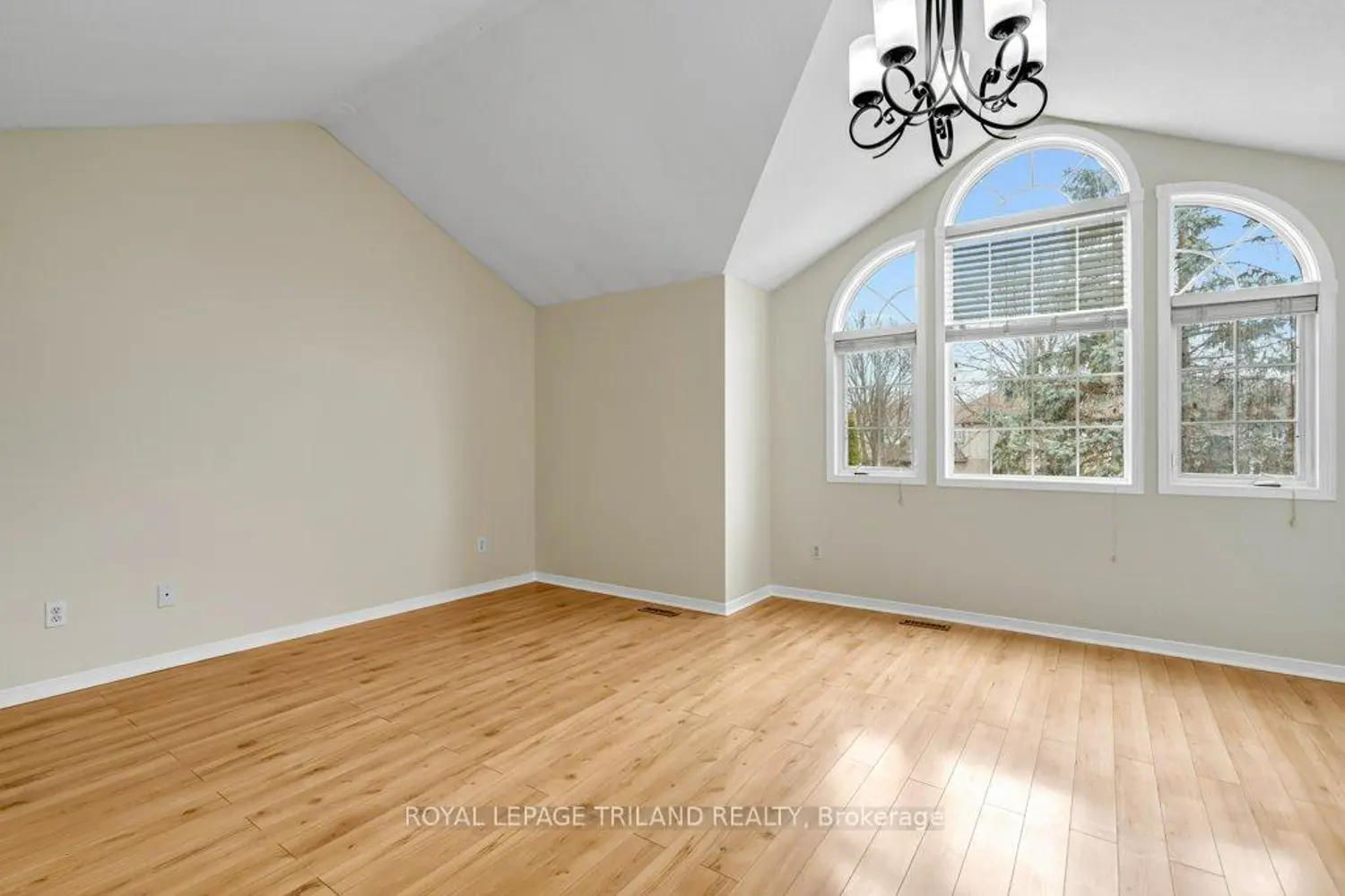 Additional image 9 of 215 Rossmore Court