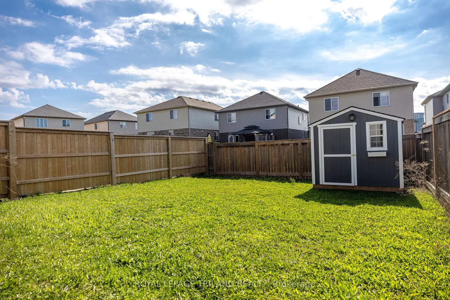 Additional image 16 of 1994 Foxridge Crescent