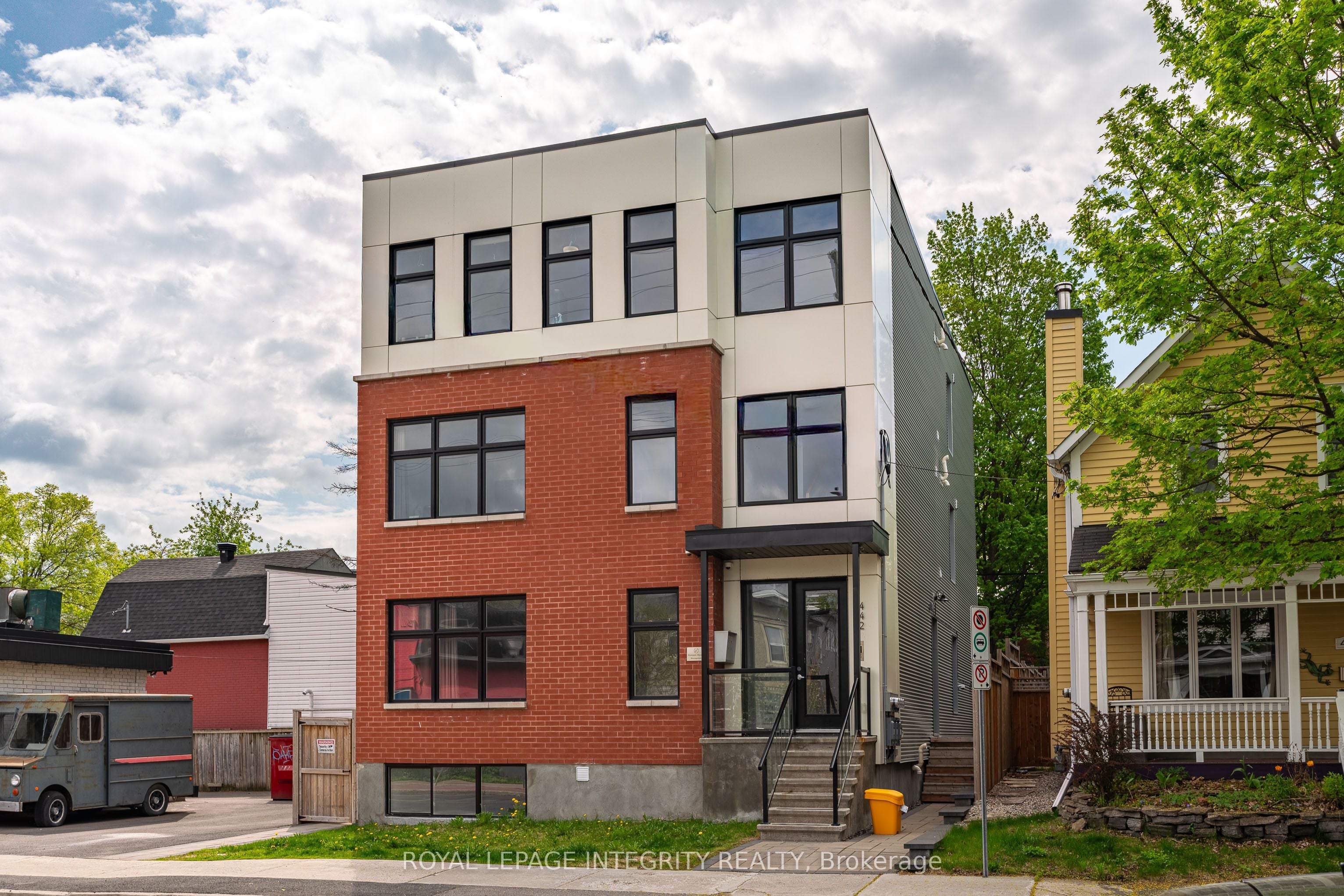 442 Sunnyside Avenue, Ottawa, ON, K1S 0S9