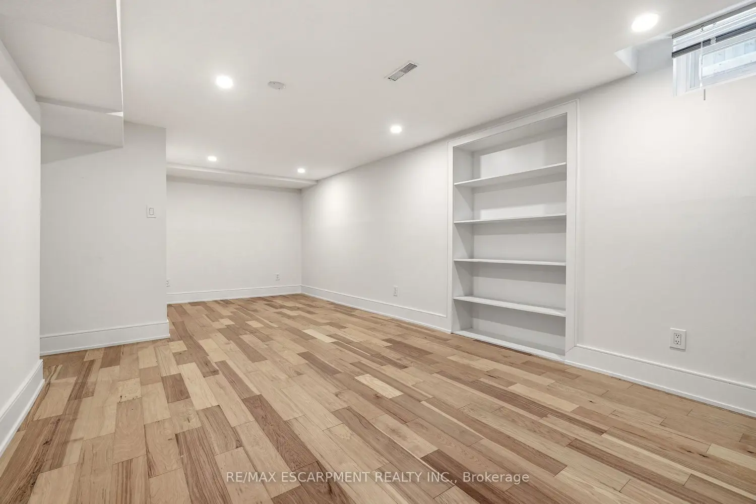 Additional image 17 of 2347 Tweedsmuir Court