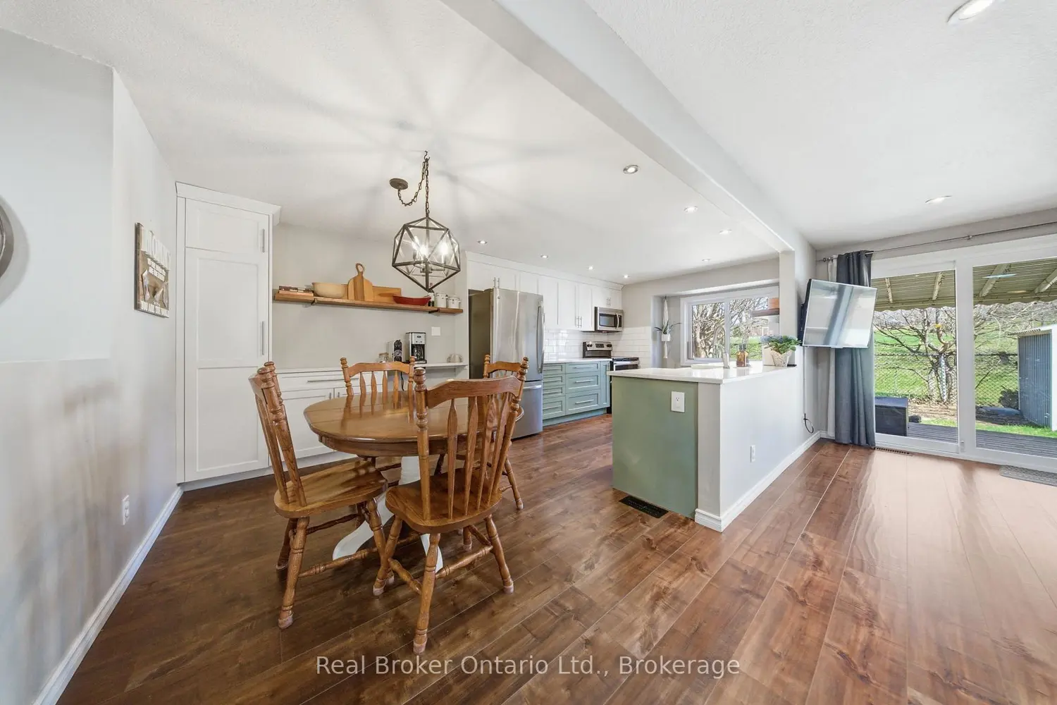 58 Leacock Avenue photo 5