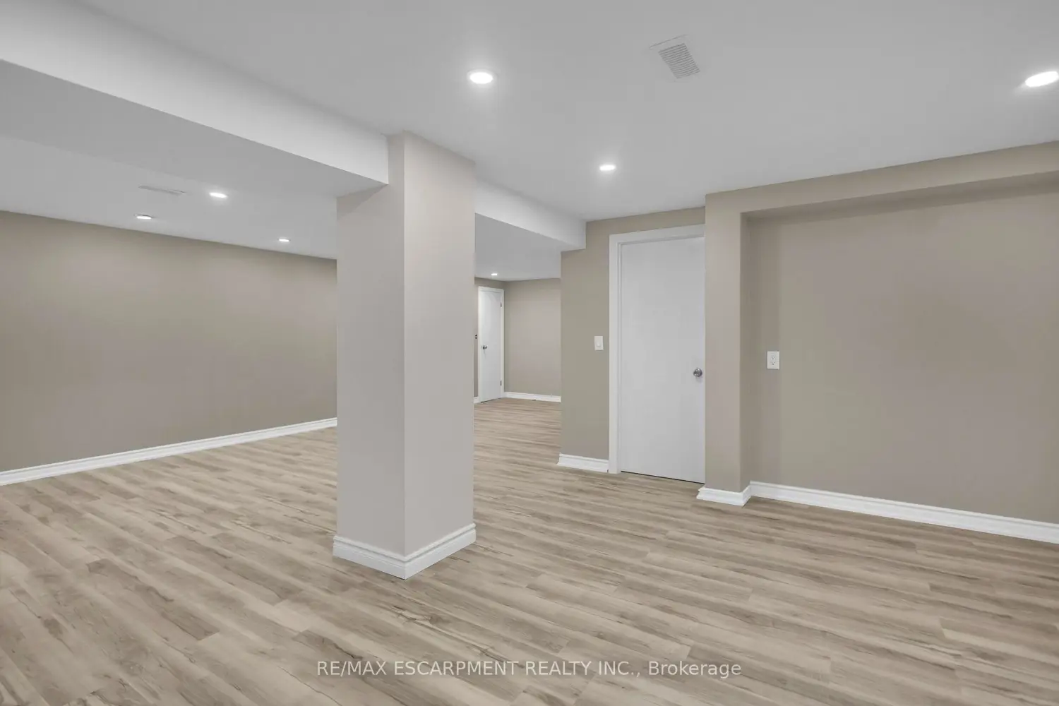Additional image 13 of 626 Iroquois Avenue