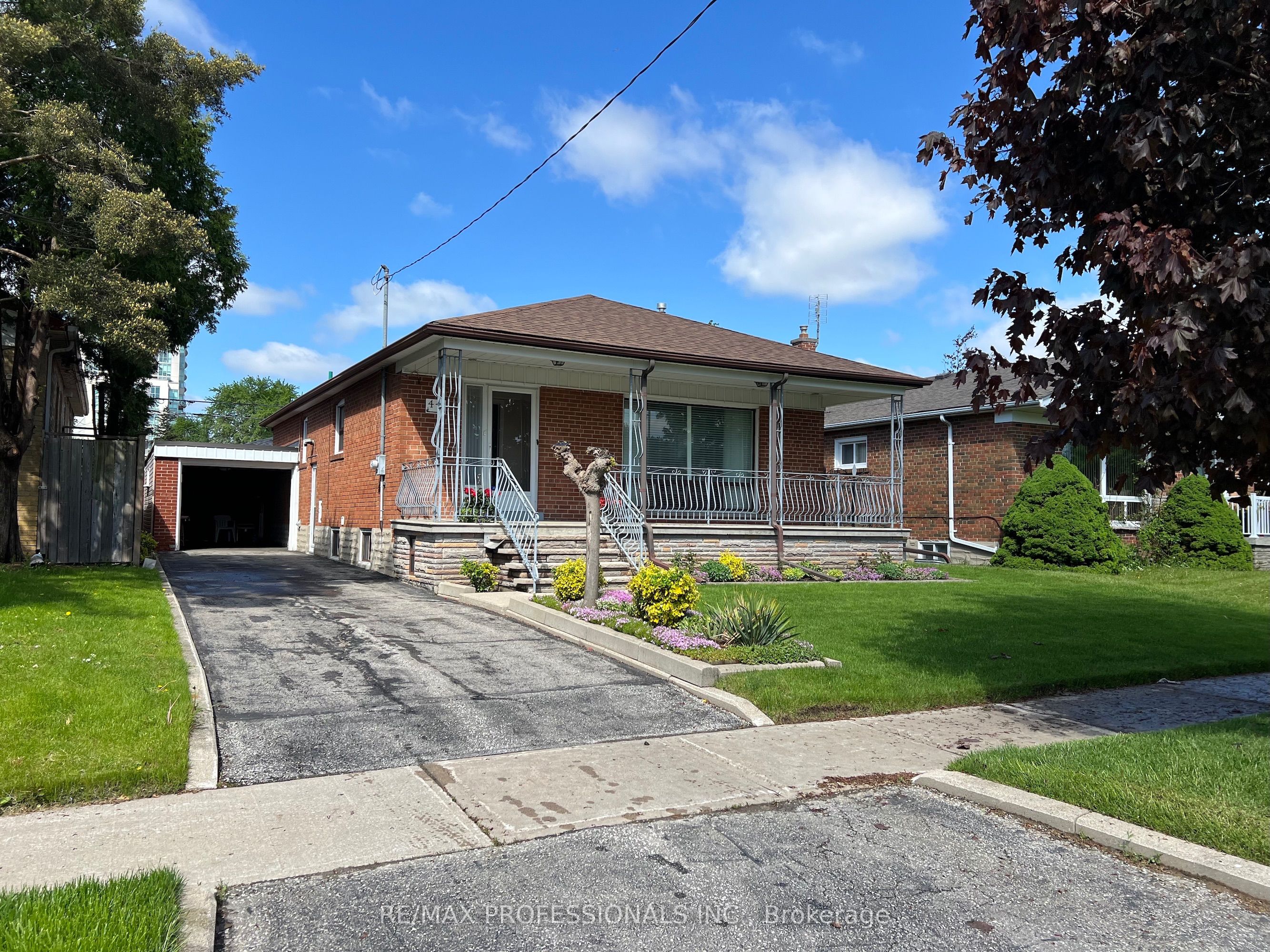 Additional image 2 of 4 Vauxhall Drive, Toronto, ON, M1P 1P7
