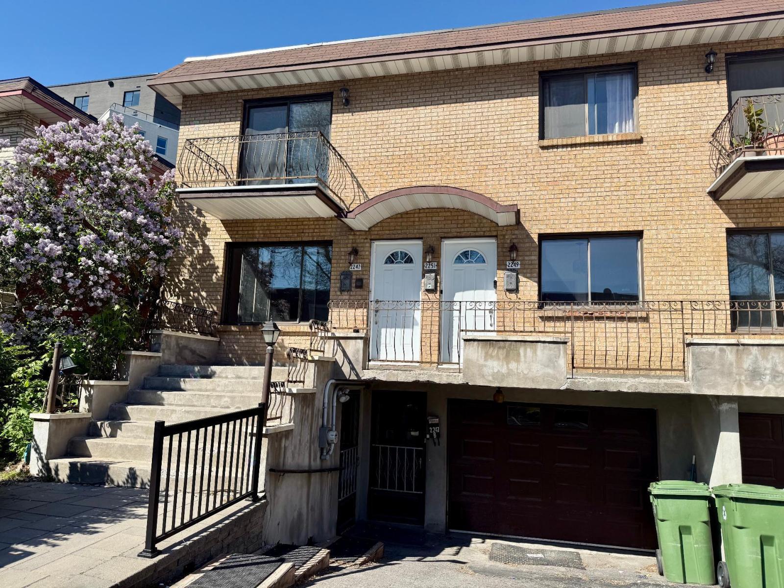 2247 Av. Walkley