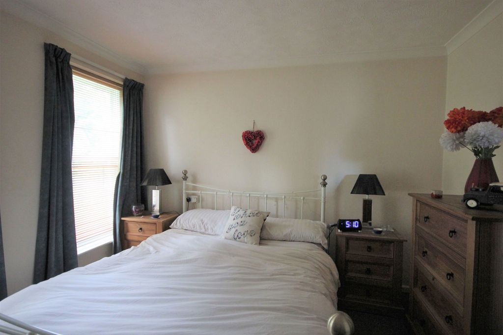 Additional image 6 of 2 bed flat for saleGraham Road, Malvern, Worcestershire WR14