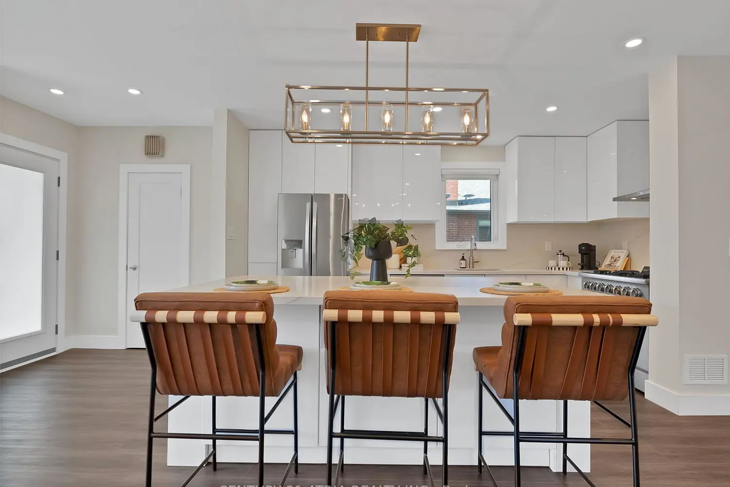 10 Dunrobin Drive photo 3