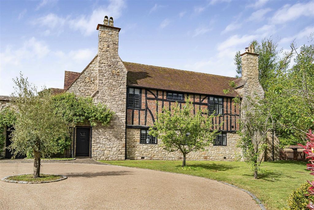 Additional image 3 of 7 bed property for sale34 Bell Lane, Syresham, Brackley NN13