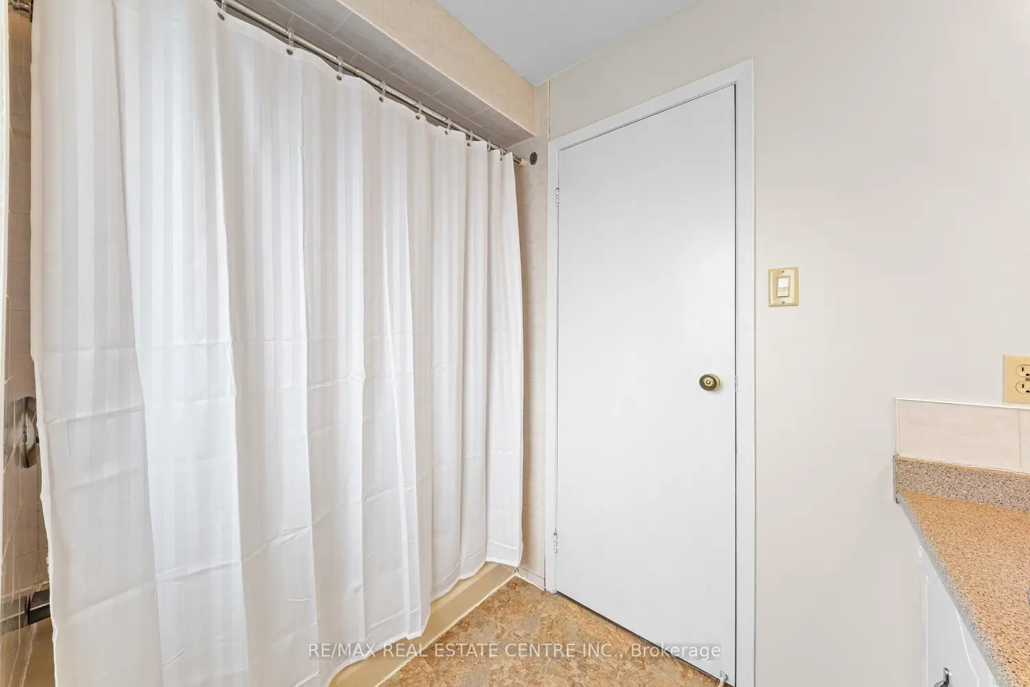 Additional image 18 of 98 Mikado Crescent