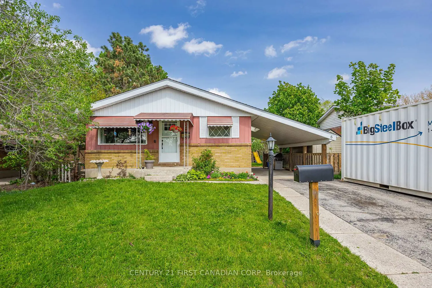 8 Kenwood Crescent