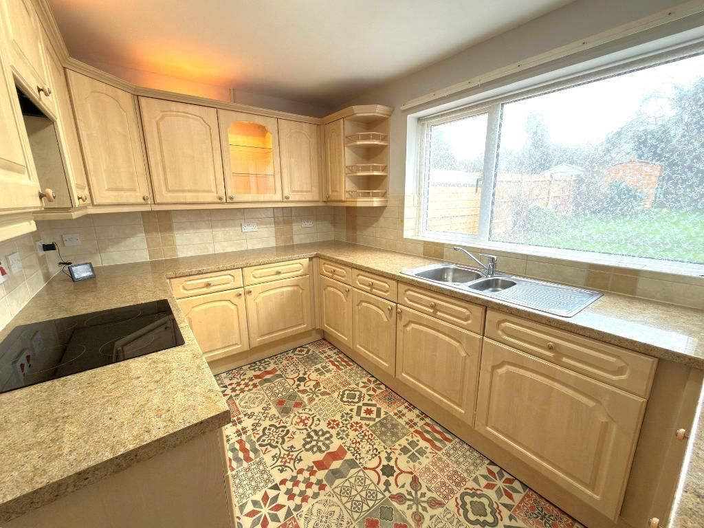 4 bed detached house for saleBroughton Ave, Icknield Catchment, Luton, Bedfordshire LU3