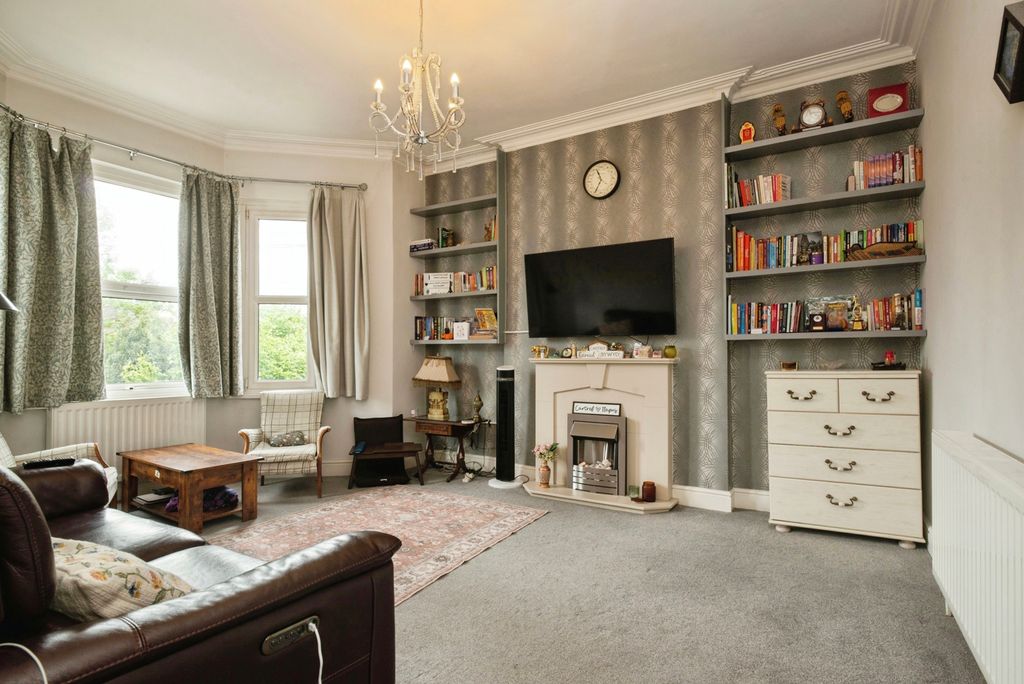 Additional image 2 of 3 bed flat for saleCaerau Road, Newport NP20