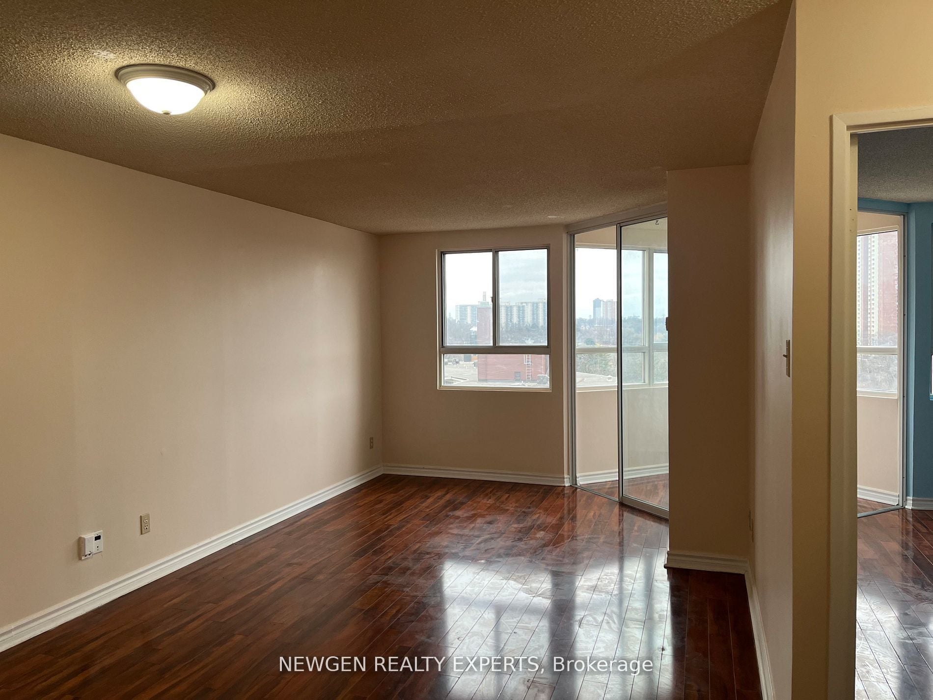 Additional image 3 of 1514-4 Park Vista Drive, Toronto, ON, M4B 3M8