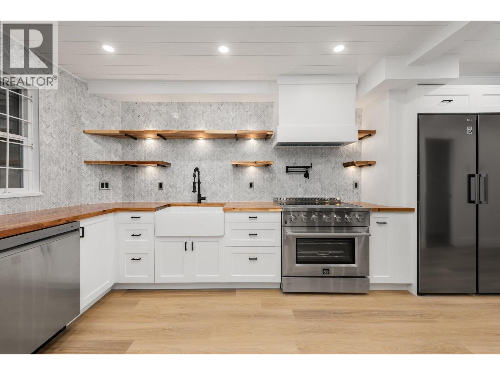 318 2238 KINGSWAY