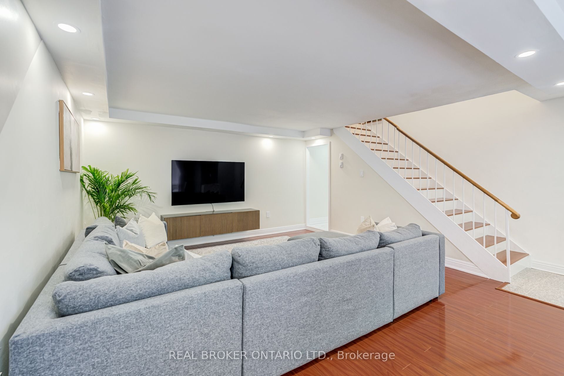 Additional image 5 of 130 Ling Road, Toronto, ON, M1E 4V9