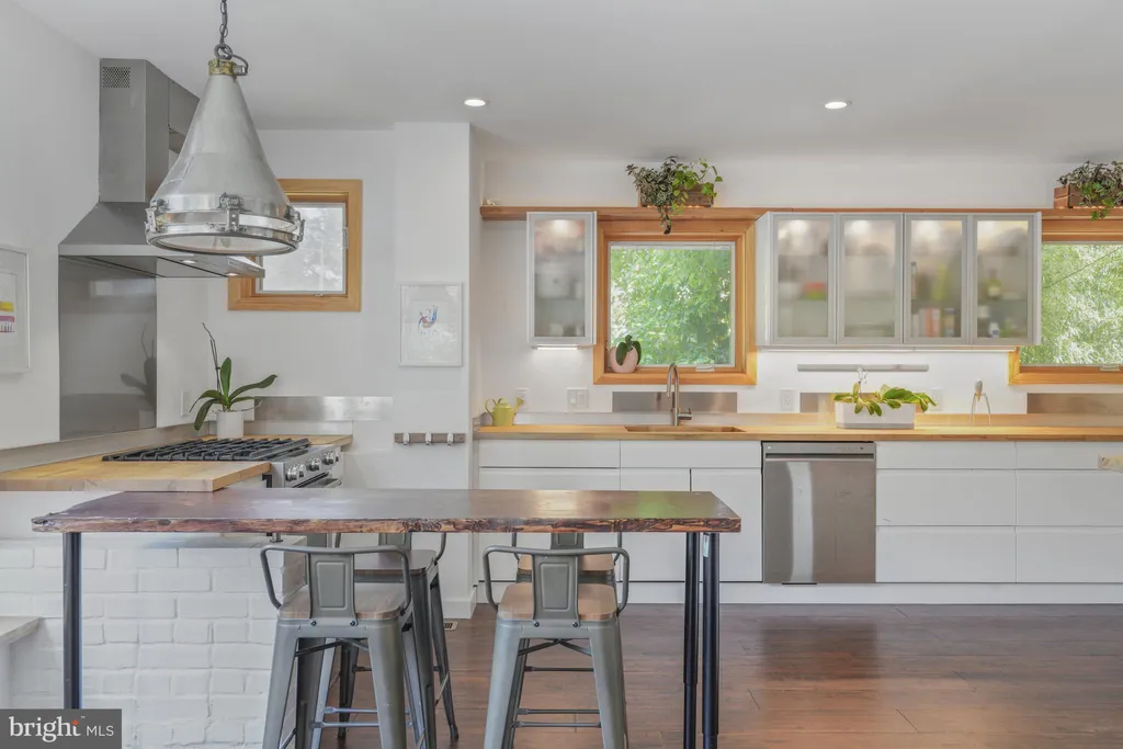 Additional image 9 of 4101 Arkansas Avenue NW Unit B, Washington, DC 20011