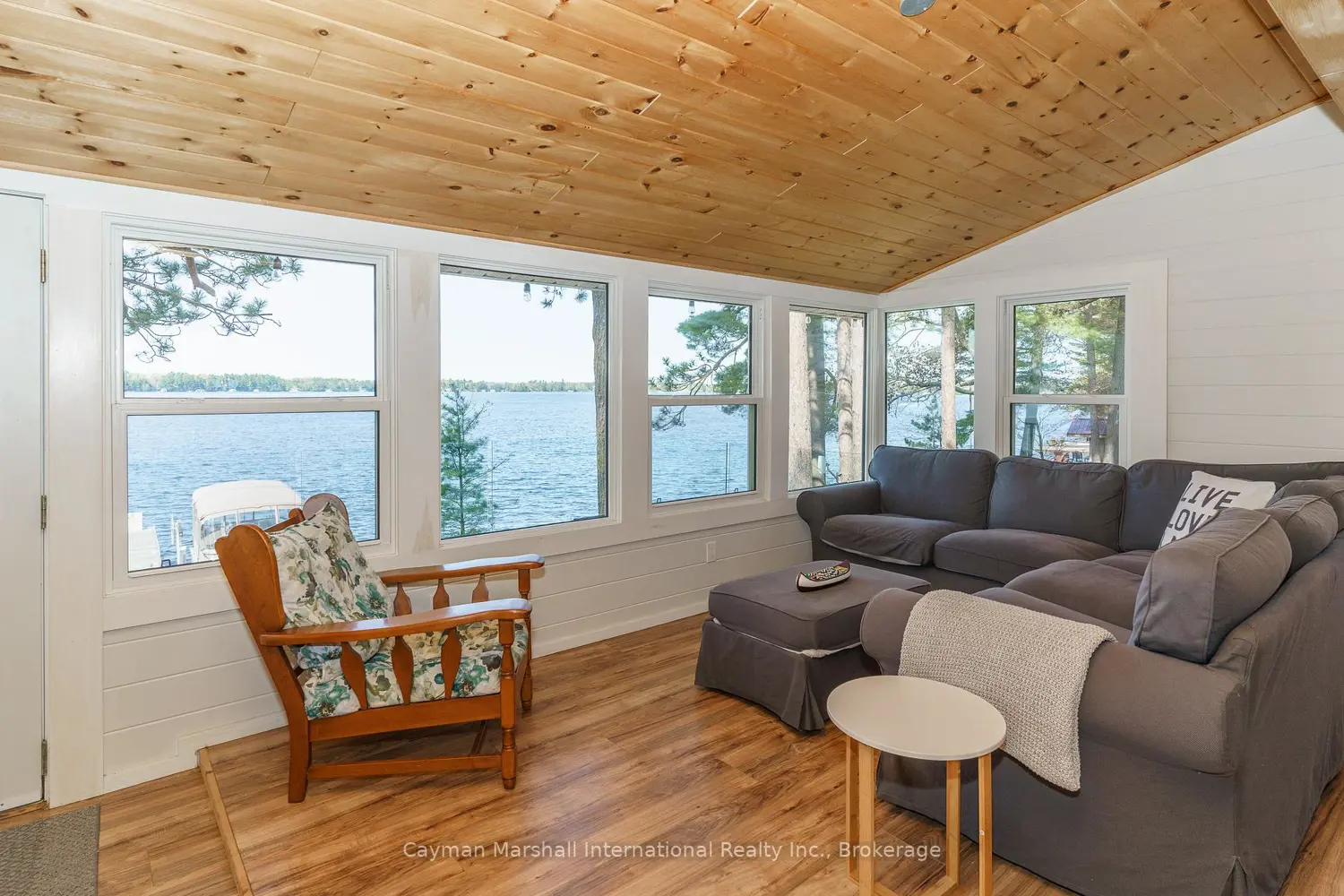 Additional image 3 of 99 Bala Park Island