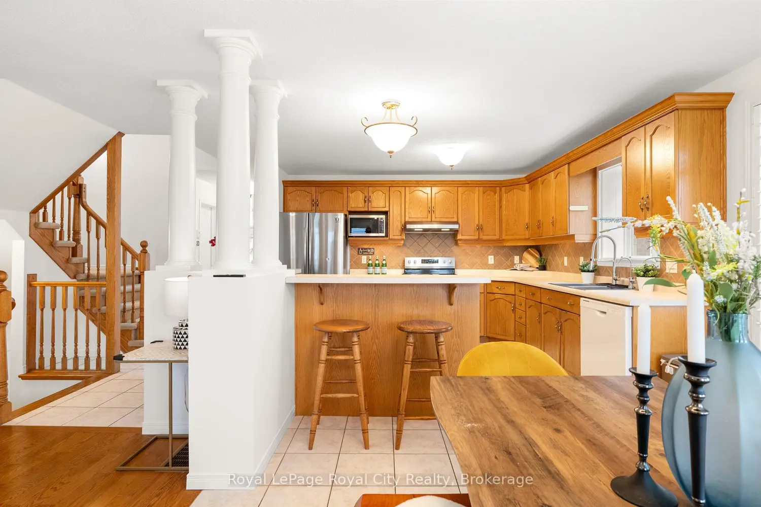 131 Swift Crescent photo 3