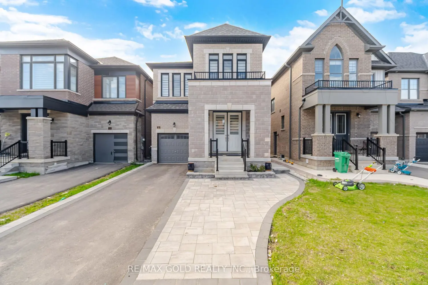 28 Calabria Drive