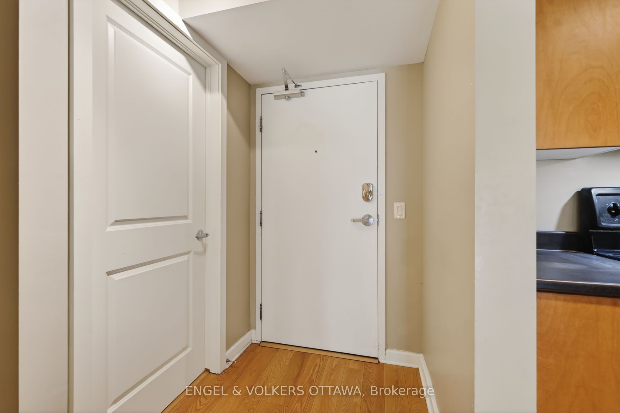 Additional image 2 of 604-138 Somerset Street W, Ottawa, ON, K2P 0A3