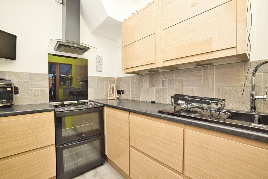 Additional image 4 of 3 bed end terrace house for saleWarten Road, Ramsgate, Kent CT11