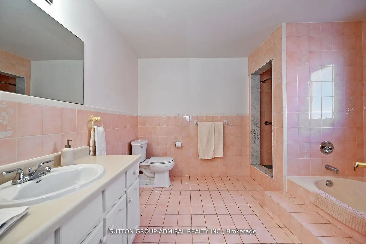 Additional image 15 of 45 Royal Garden Boulevard