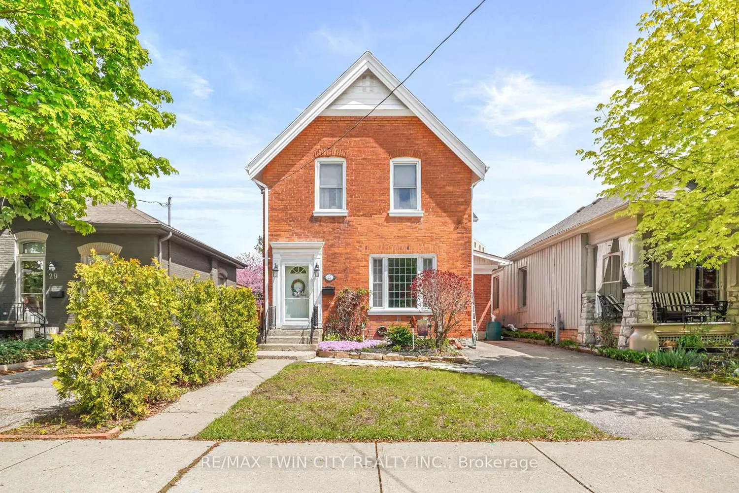 27 Ada Avenue