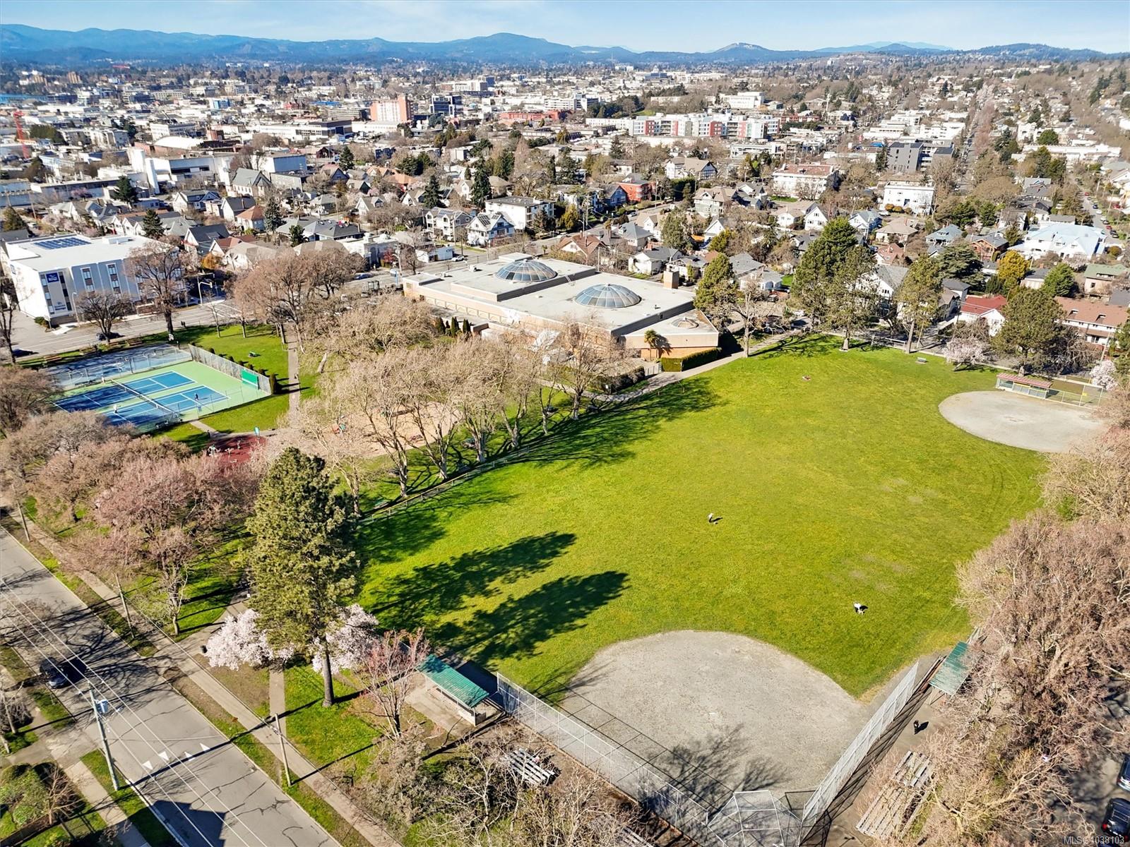 Additional image 2 of 213-909 Pembroke Street, Victoria, BC, V8T 4Z5