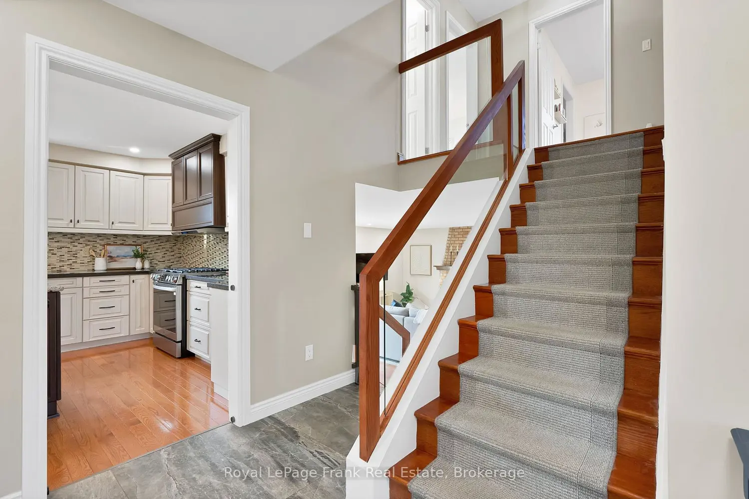 8 Gamron Avenue photo 4