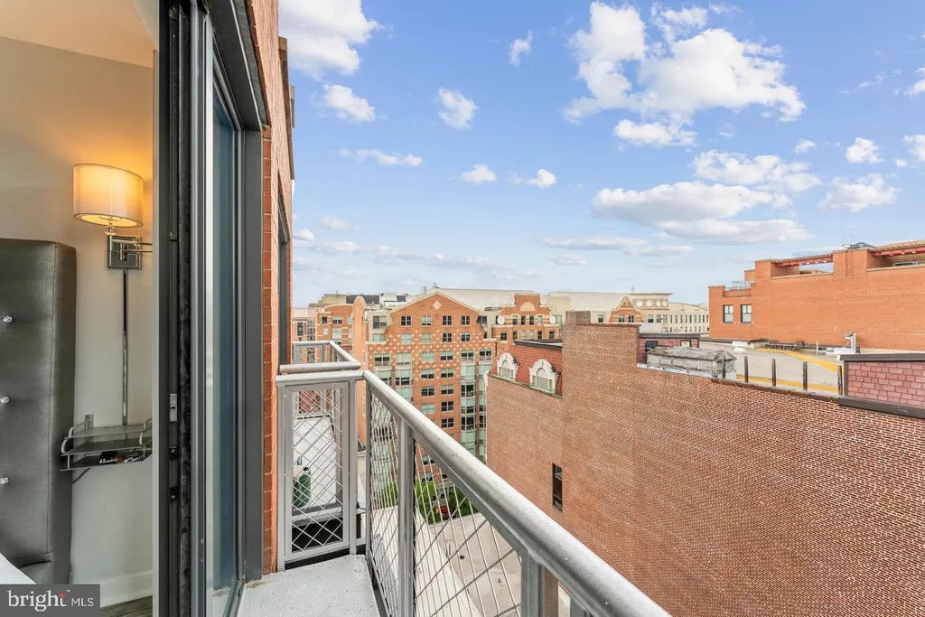 631 D Street NW Unit 1235, Washington, DC 20004 photo 2